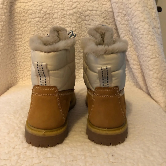 Timberland Women’s Premium 6 IN Wheat Warm Lined Puffer Waterproof Boot Size 6 M - Picture 10 of 11